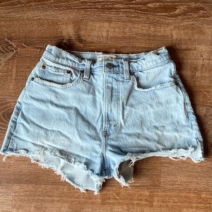 Abercrombie curve love mom shorts